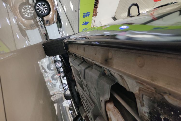 丰田 汉兰达 2018款 2.0T 四驱尊贵版 7座 国VI局部细节9002