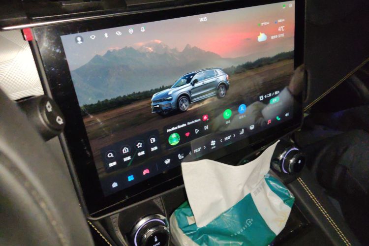 领克01 2023款 2.0TD 两驱型Pro中控内饰16