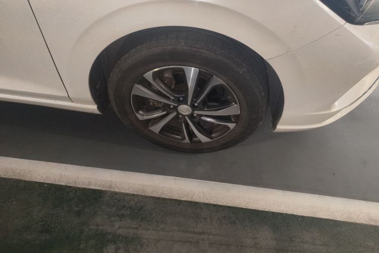 长安 逸动 2021款 PLUS 蓝鲸NE 1.4T GDI DCT尊贵型车身外观10