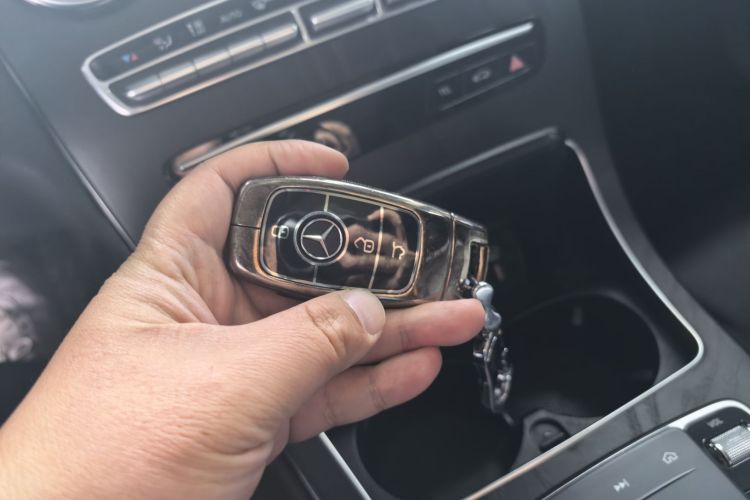 奔驰C级 2020款 C 260 L 运动版中控内饰7001