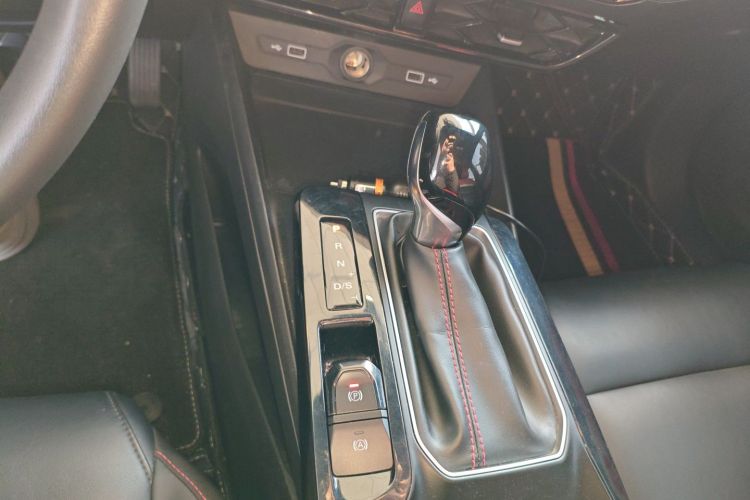 名爵 MG5 2022款 180DVVT CVT青春豪华版中控内饰18