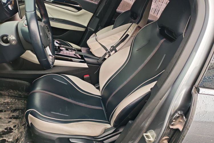 比亚迪 秦PLUS 2021款 DM-i 120KM 尊贵型局部细节19