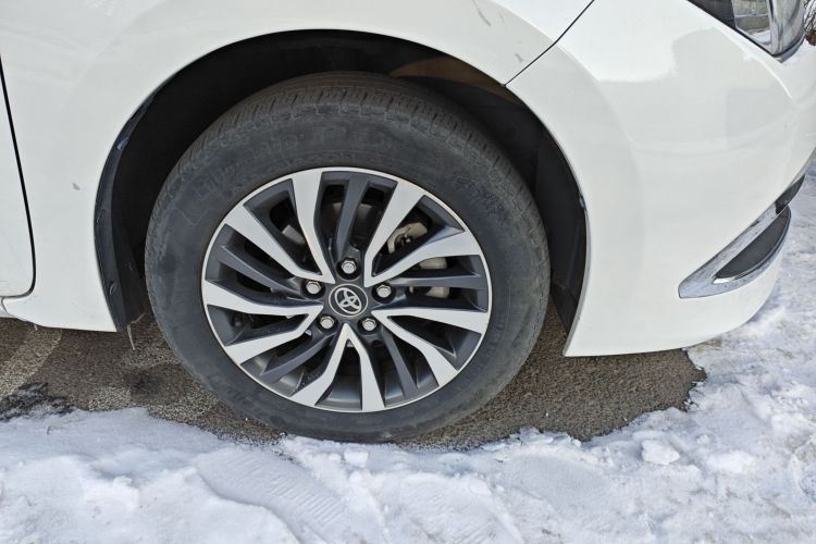 丰田 卡罗拉 2016款 双擎 1.8L E-CVT豪华版车身外观10