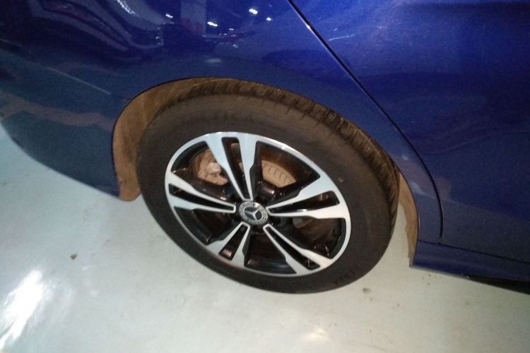 奔驰C级 2019款 C 260 运动版车身外观56