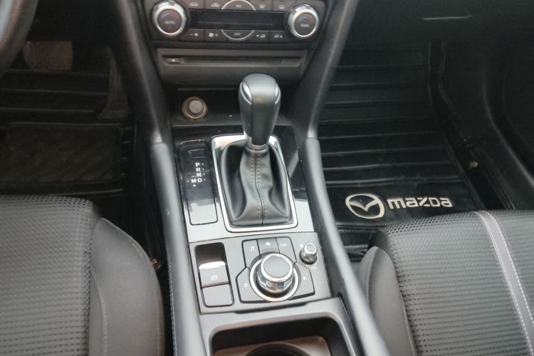 马自达3 昂克赛拉 2019款 云控版 三厢 1.5L 自动豪华型 国VI中控内饰18