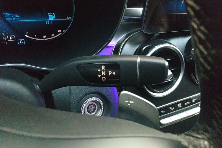 奔驰C级 2020款 改款 C 200 L 时尚型运动版中控内饰18