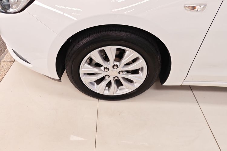 别克 英朗 2021款 改款 典范 1.5L 自动精英型车身外观6007