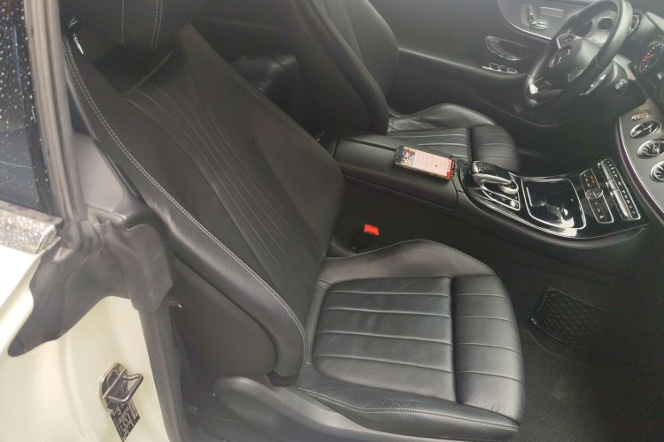 奔驰E级(进口) 2017款 E 200 4MATIC 轿跑车局部细节41