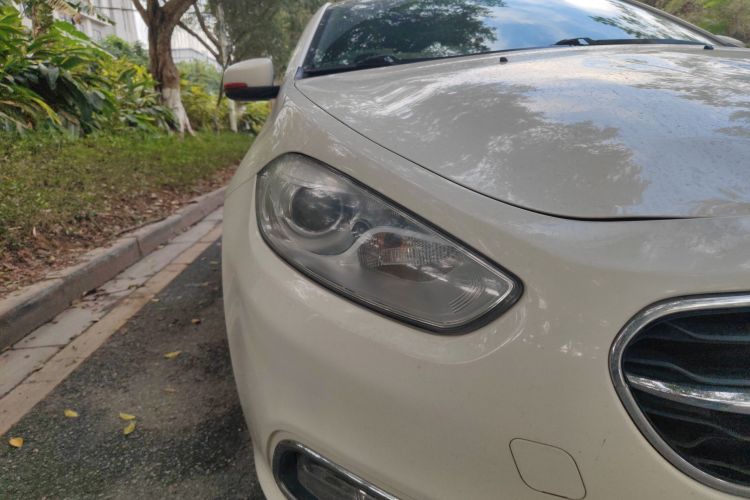 菲亚特 菲翔 2015款 1.4T 自动劲享版车身外观8