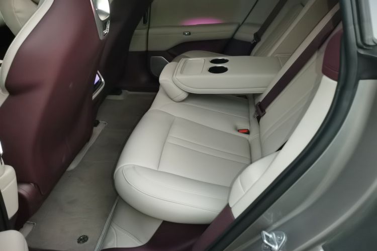 小米汽车 小米YU7 2025款 超长续航四驱Pro版中控内饰21