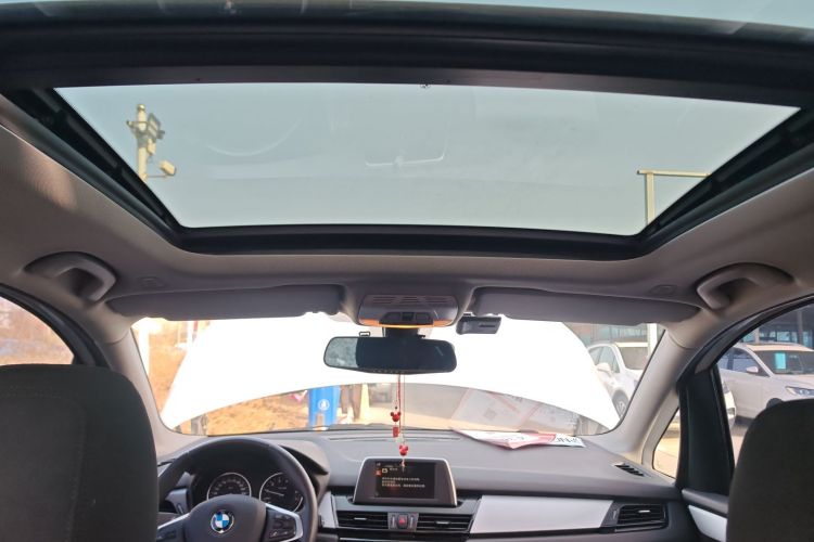 宝马2系旅行车(进口) 2015款 218i 领先型中控内饰22