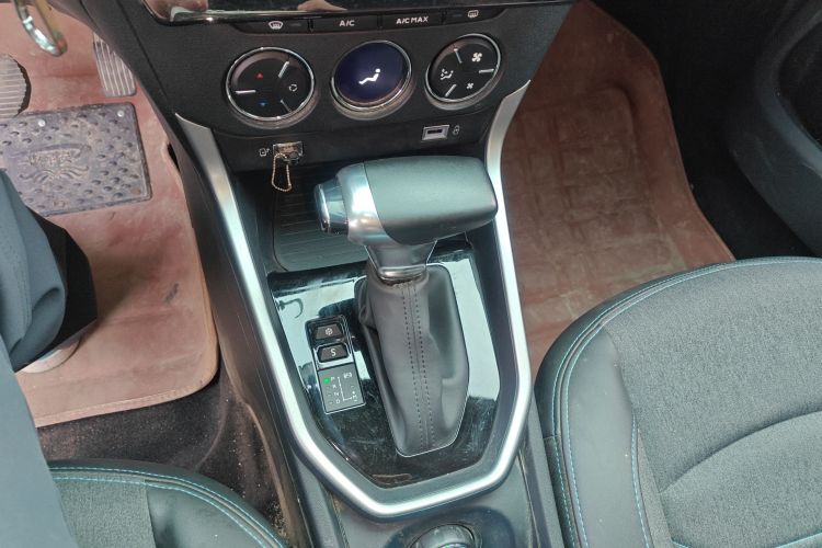 雪铁龙C3-XR 2021款 190THP DCT致尚版中控内饰18