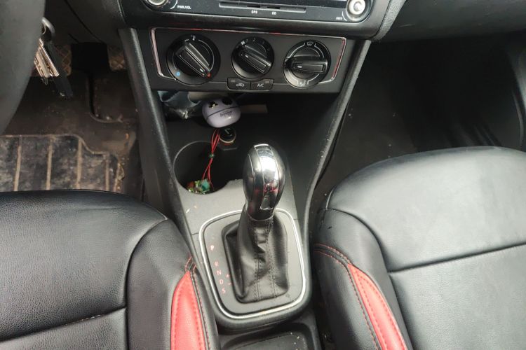 大众 Polo 2014款 1.4L 自动舒适版中控内饰18