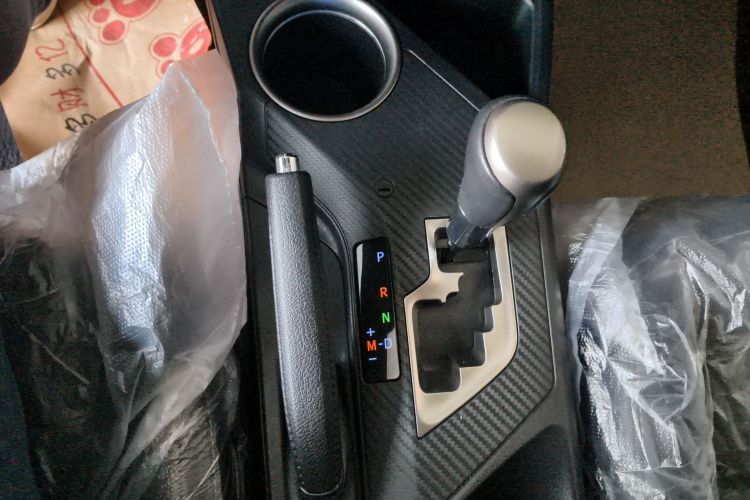 丰田 RAV4荣放 2015款 2.0L CVT四驱新锐版中控内饰18