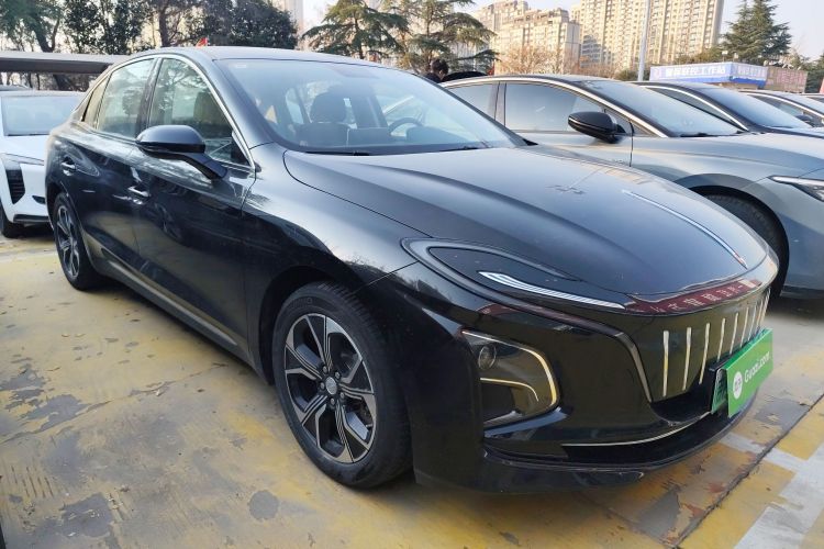 红旗E-QM5 2023款 改款 基础出行版车身外观3