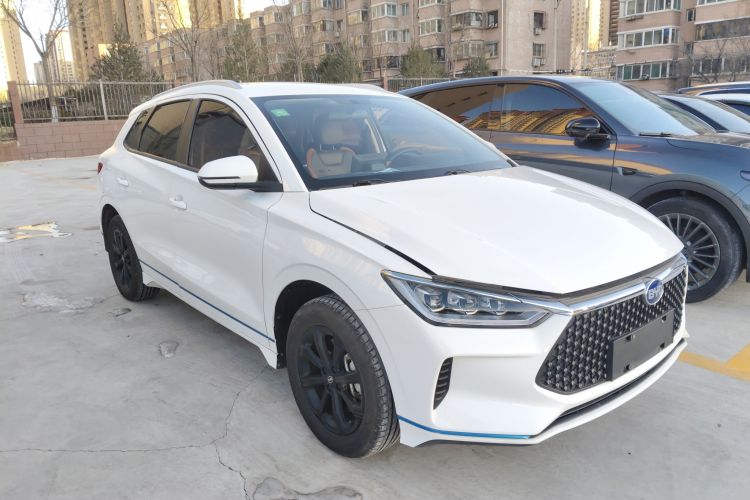 比亚迪e2 2021款 豪华型车身外观3