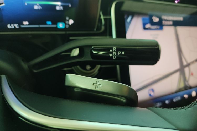 奔驰E级 2025款 改款 E 260 L中控内饰18