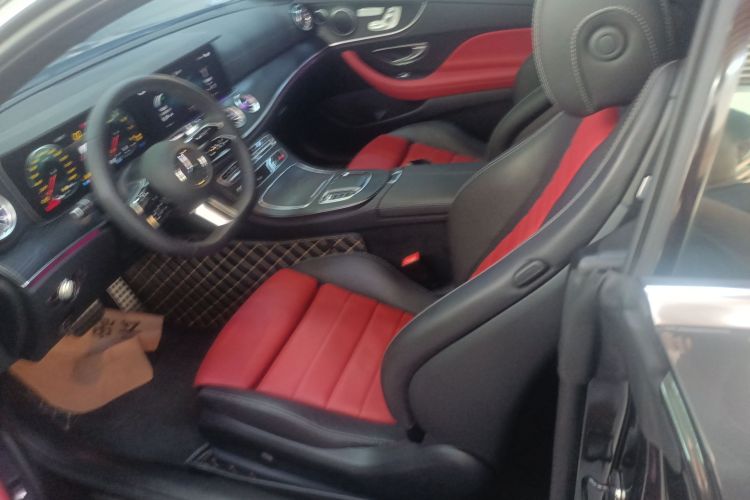 奔驰E级(进口) 2023款 改款 E 300 轿跑车中控内饰19