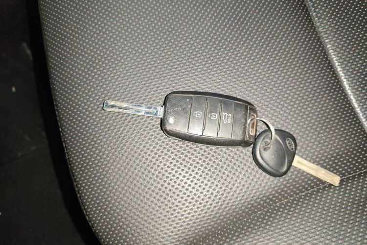 起亚K5 2015款 2.0L 自动GLS中控内饰7001