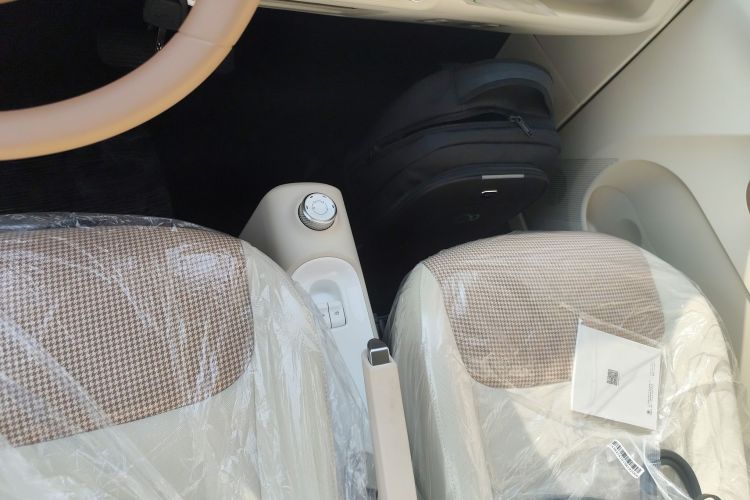 五菱汽车 宏光MINIEV 2024款 第三代 215km 青春版中控内饰18