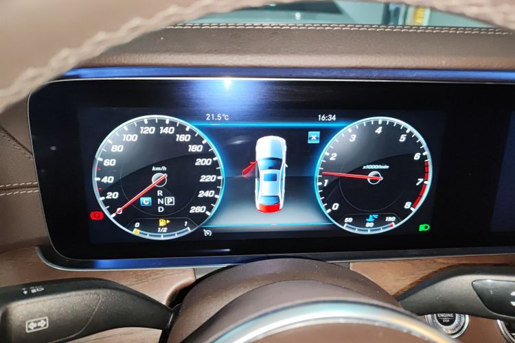 奔驰E级 2020款 E 300 L 豪华型中控内饰14