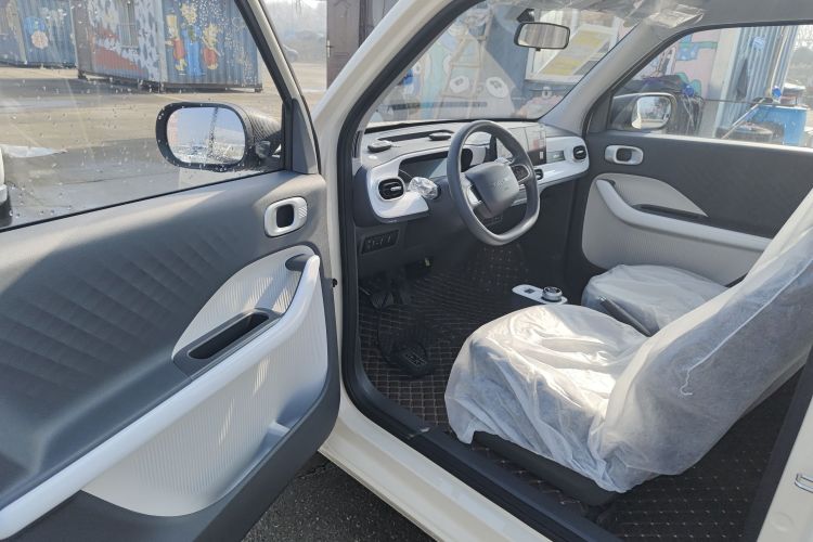 吉利银河 熊猫 2025款 210km 元气熊中控内饰7003