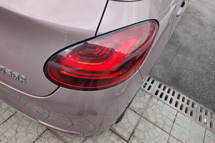 五菱汽车 五菱缤果 2023款 333km 灵犀互联款车身外观9