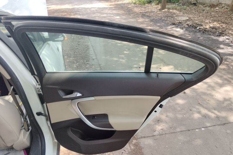 别克 君威 2014款 2.0L 领先时尚型中控内饰45