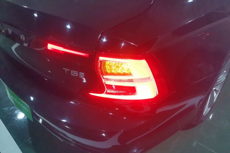 沃尔沃S90 2019款 T5 智远版车身外观6006
