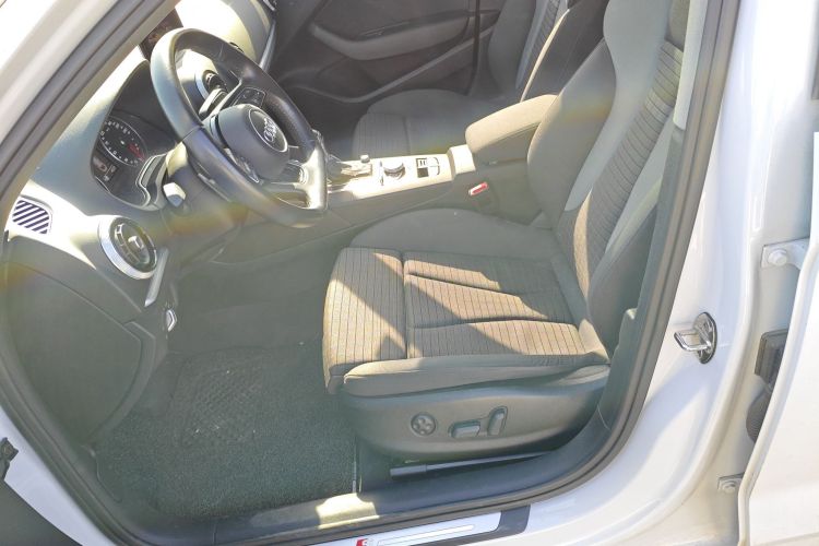 奥迪A3 2019款 Limousine 35 TFSI 运动型 国VI中控内饰19