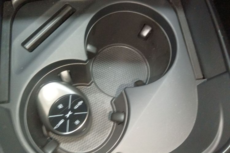 小鹏P7 2020款 670E中控内饰7001