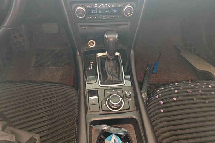 马自达3 昂克赛拉 2017款 三厢 2.0L 自动尊贵型 国V中控内饰18