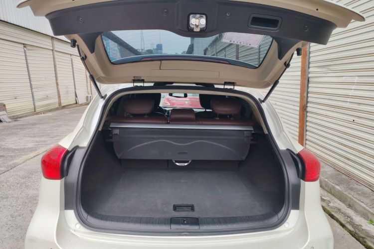 英菲尼迪QX50 2015款 2.5L 悦享版机舱底盘23