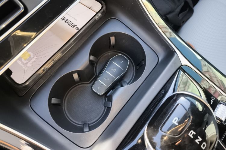 比亚迪 秦PLUS 2023款  冠军版 DM-i 120KM超越型中控内饰11