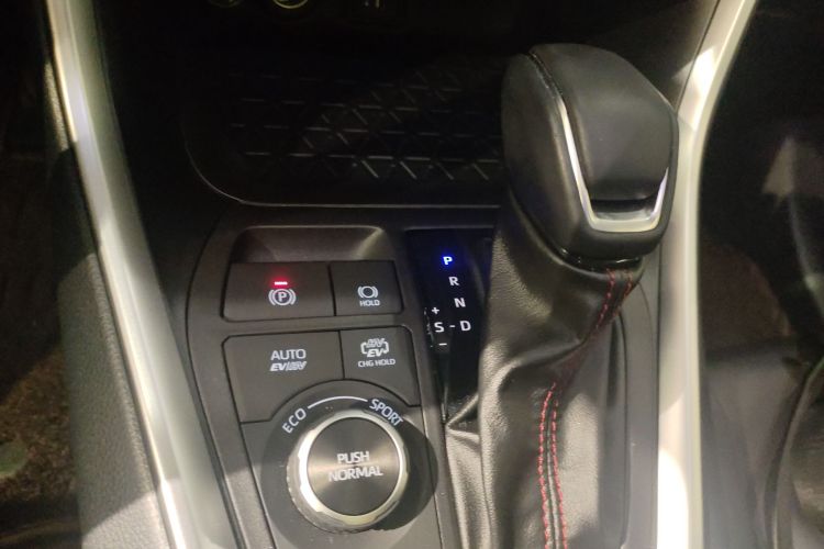 丰田 威兰达新能源 2023款 高性能版 2.5L 两驱劲擎版中控内饰18