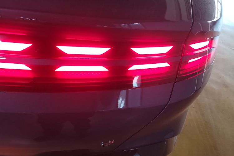 腾势Z9 2024款 1100km 四驱Max版车身外观9