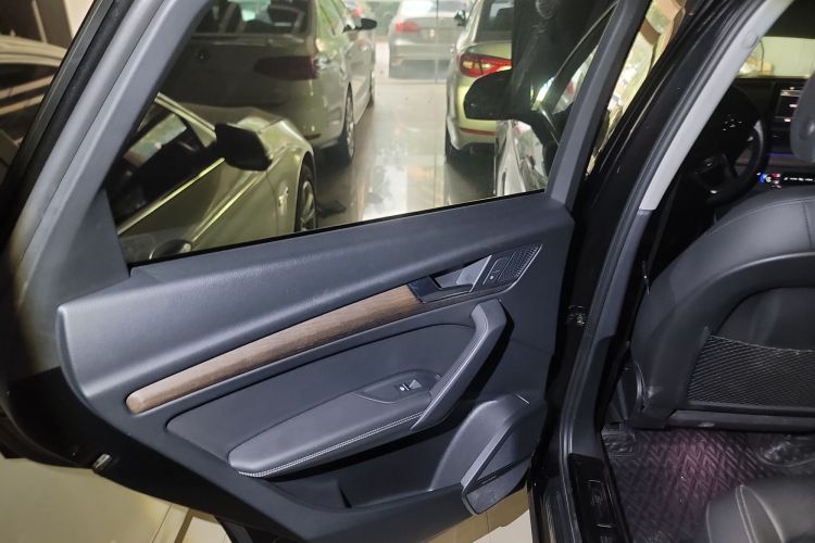 奥迪Q5L 2022款 45T 豪华致雅型中控内饰7008