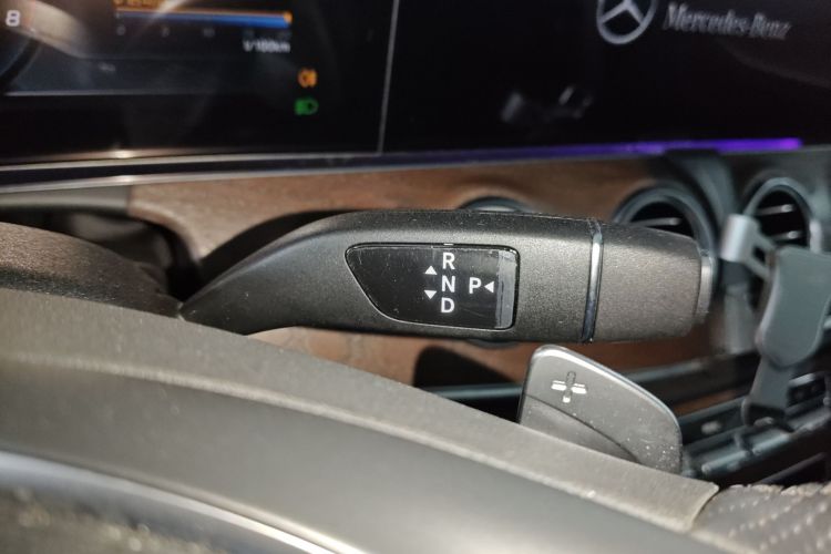 奔驰E级 2016款 E 200 L中控内饰18