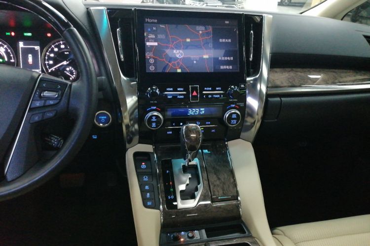 丰田 埃尔法 2021款 双擎 2.5L 尊贵版局部细节16