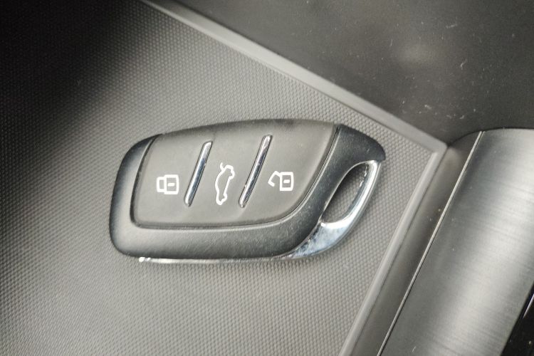 荣威i5 2023款 1.5L 手动舒享版中控内饰11