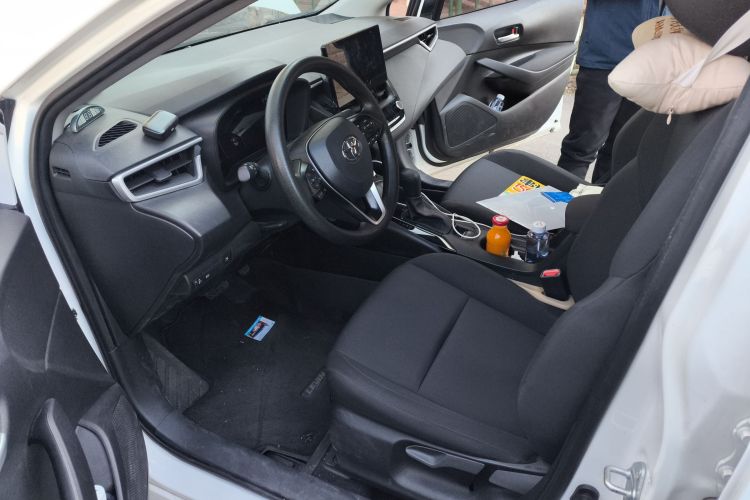 丰田 雷凌 2024款 智能电混双擎 1.8L 领先版中控内饰19