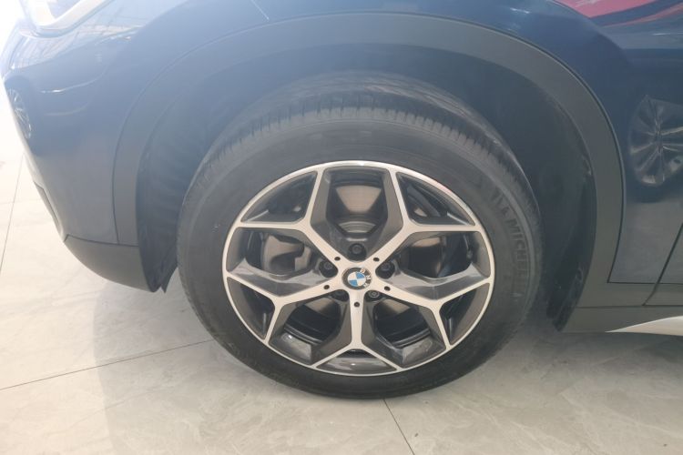 宝马X1 2018款 xDrive20Li 尊享型车身外观6007