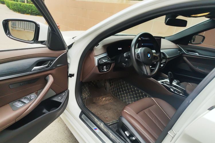 宝马5系新能源 2021款 535Le M运动套装中控内饰20