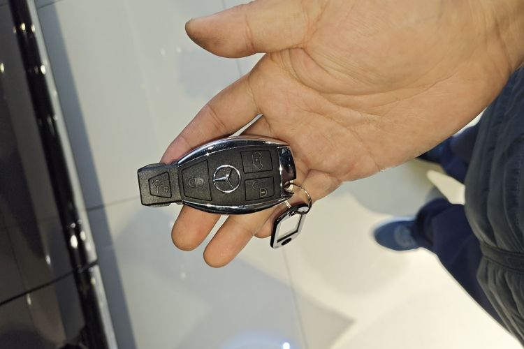 奔驰V级 2022款 V 260 L 长轴距豪华版中控内饰7001