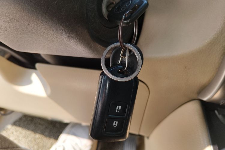 丰田 YARiS L 致炫 2015款 1.5E 自动魅动版中控内饰7001