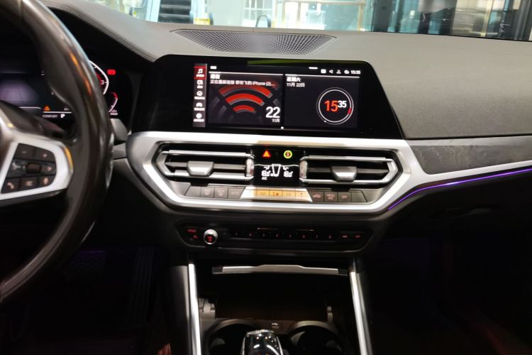 宝马3系 2020款 325i M运动套装中控内饰16