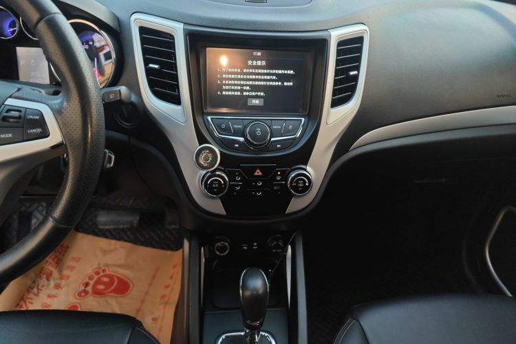 长安CS35 2016款 1.6L 自动豪华型 国IV中控内饰16