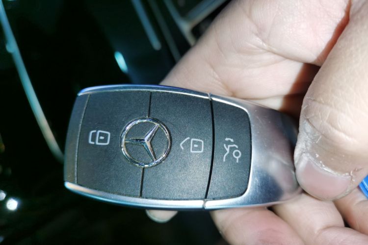 奔驰GLC 2021款 GLC 260 L 4MATIC 动感型中控内饰11