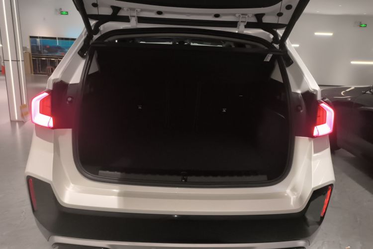 宝马X1 2023款 sDrive25Li M运动套装机舱底盘23