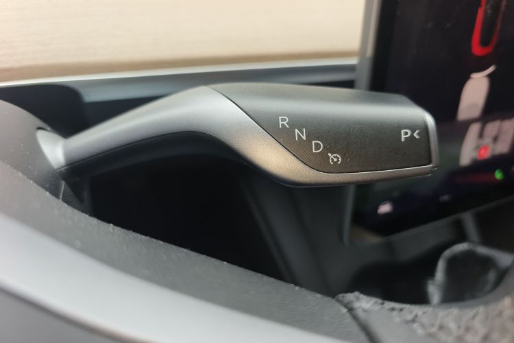 特斯拉 Model 3 2022款 后轮驱动版中控内饰18